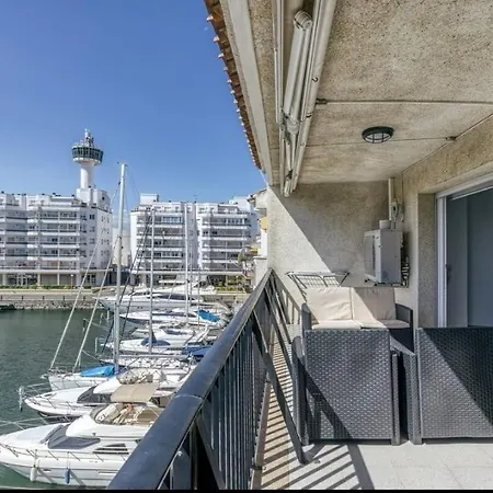 Apartment Con Vistas A Mar Y Canal. *