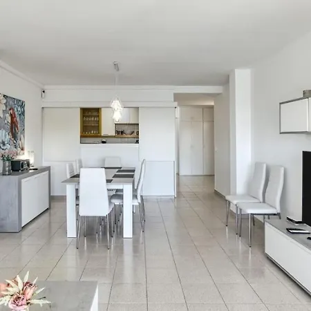 Con Vistas A Mar Y Canal. Apartment *
